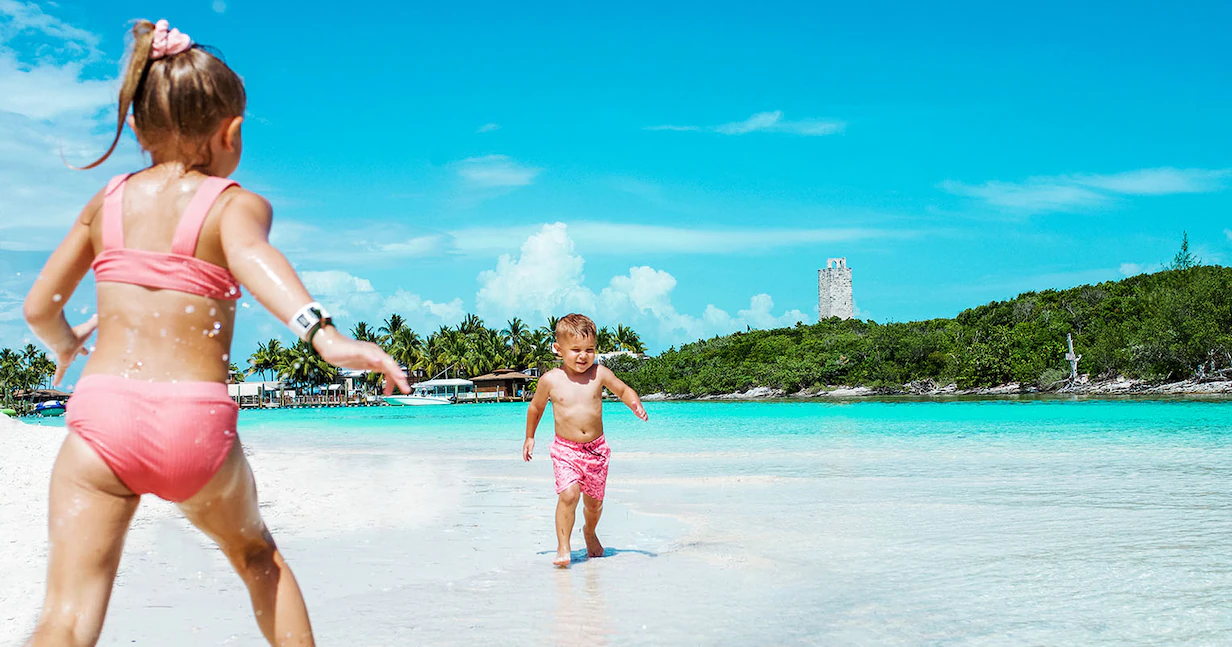 family-beach-day-with-lunch-424174-1